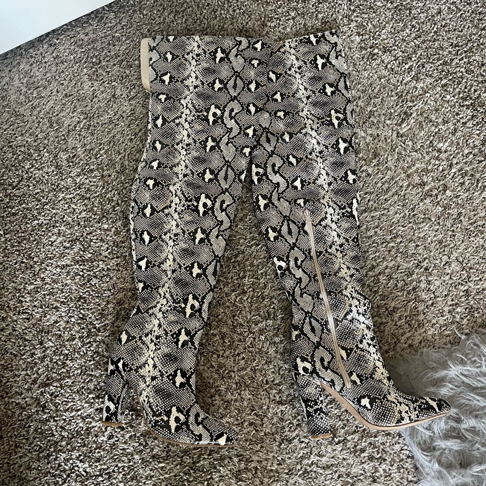 BAMBOO Snakeskin Pattern Thigh High Boots
